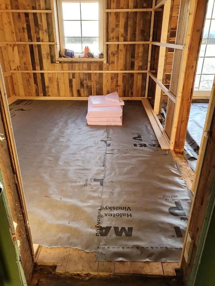 Golvläggning: Golvrenovering · Isolering och underlag